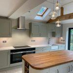 Quartz Worktop with drainage grooves & Belfast Sink kitchen upgrade